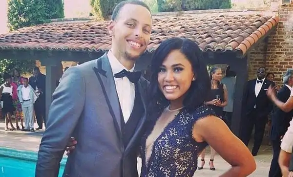 斯蒂芬库里在家里为自己老婆阿耶沙过生日，你觉得库里是个什么样的男人？