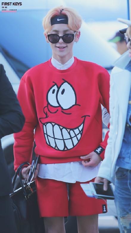 shinee&nbsp;key在mcd上穿的衣服同款&nbsp;上面有眼睛和一排大白牙&nbsp;红色的