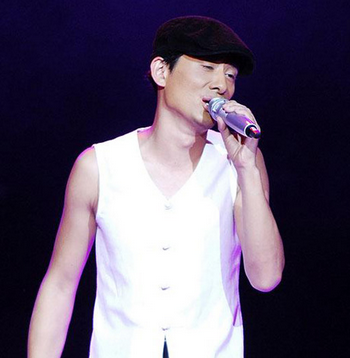 通过《星光大道》一夜成名的草根歌手阿宝,为什么突然就销声匿迹了?_百...