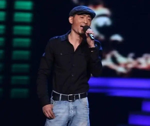 通过《星光大道》一夜成名的草根歌手阿宝，为什么突然就销声匿迹了？